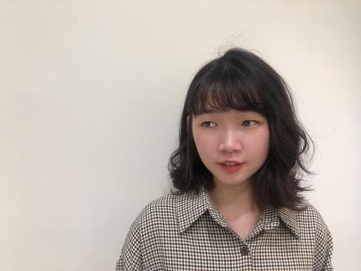 女生中長髮、質感溫塑、短瀏海