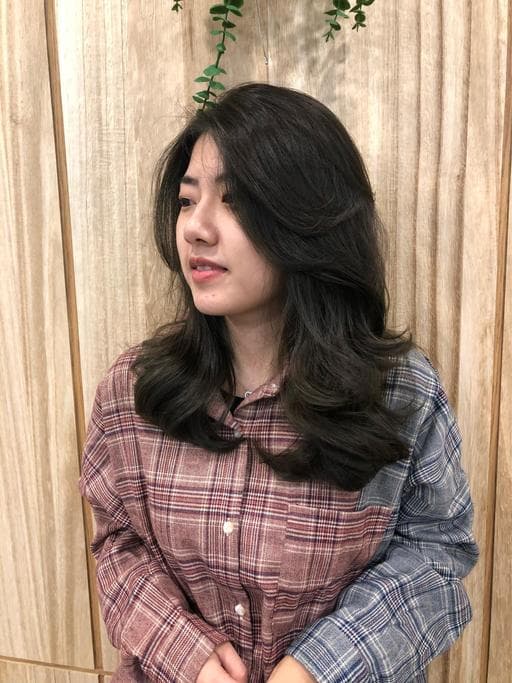 女生中長髮、長瀏海、女生染燙