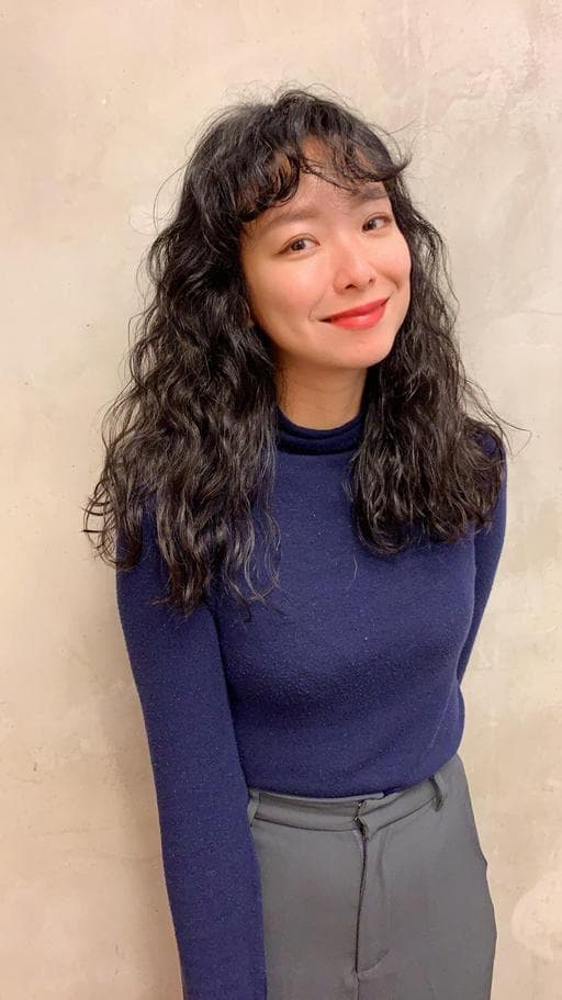 女生長髮