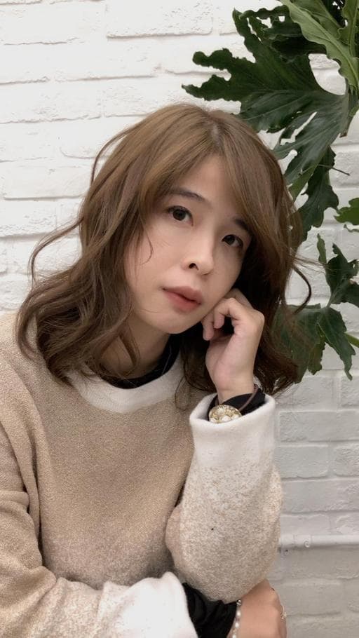 女生中長髮、女生染髮、不用漂髮
