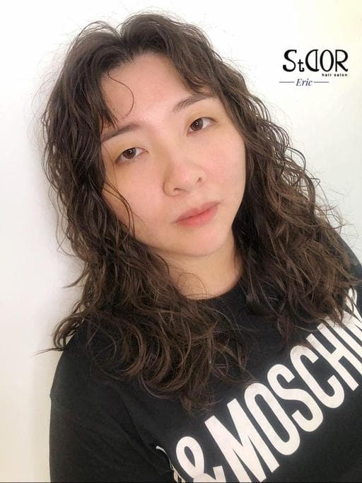 女生長髮、細軟髮、短瀏海