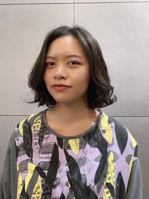 女生中長髮、女生燙髮、方臉