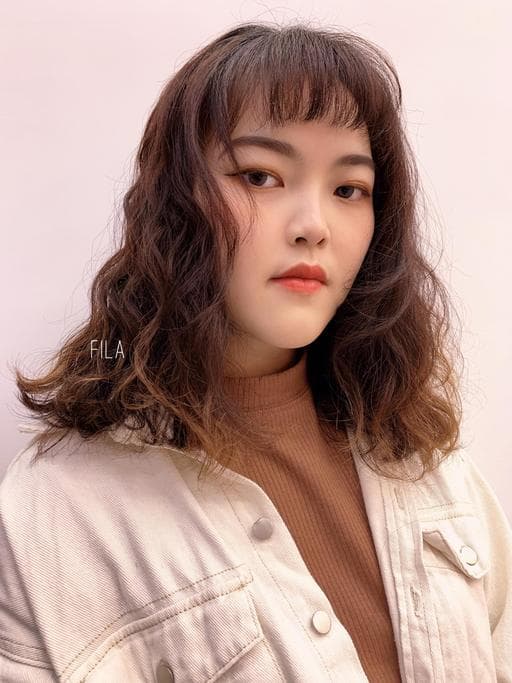 女生中長髮、女生燙髮、圓臉