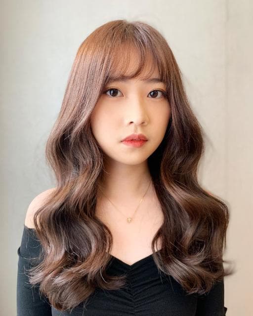 女生長髮、電棒造型、圓臉