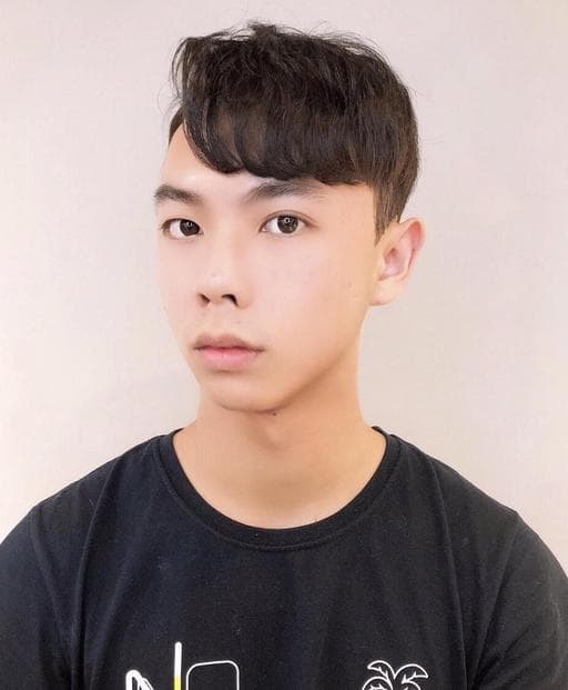 男生短髮、圓臉、敏感性