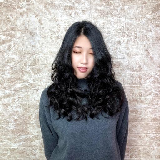 女生長髮