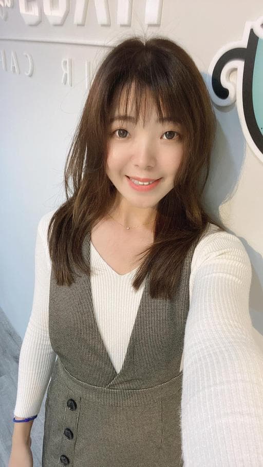 女生長髮、短瀏海、歐美挑染