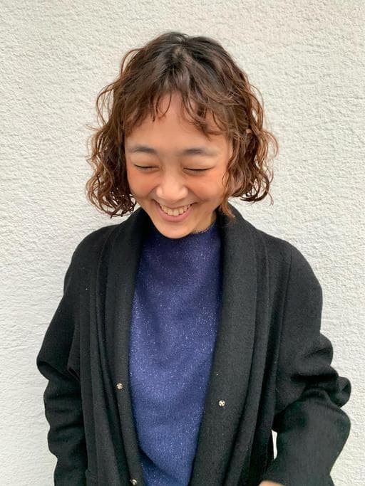 女生短髮、女生染髮、不用漂髮