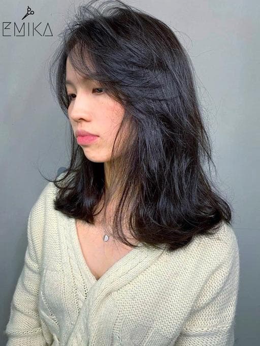 女生中長髮、長瀏海、女生染髮