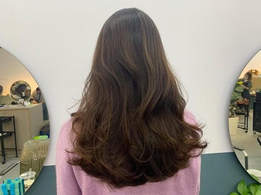 女生長髮