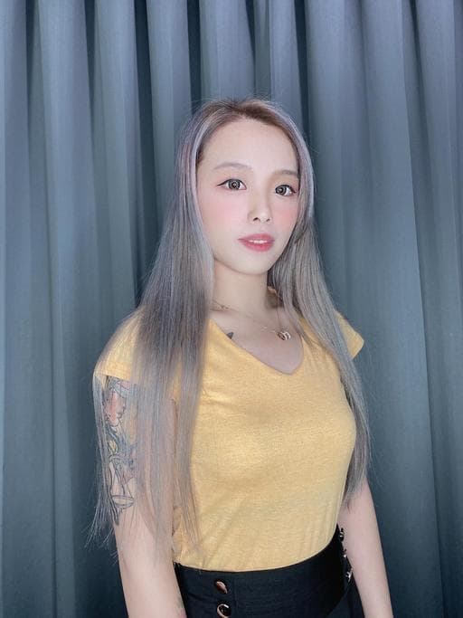 女生長髮