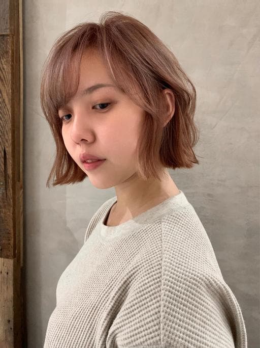 女生短髮、長瀏海、漂色