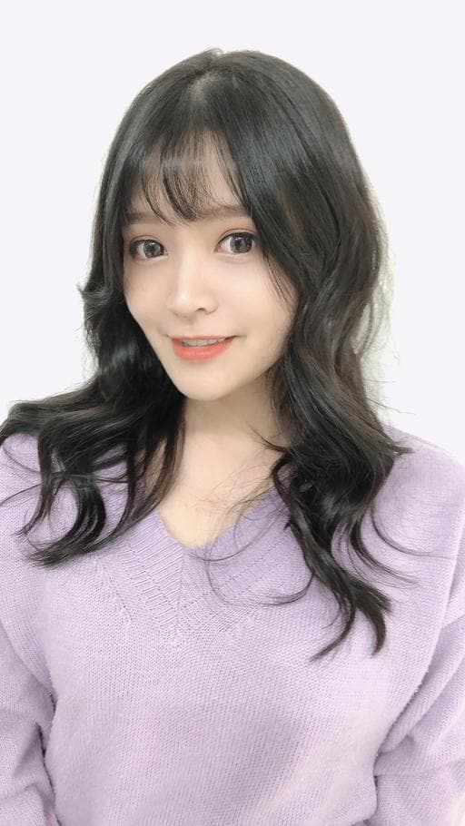 女生中長髮、長瀏海、八字瀏海
