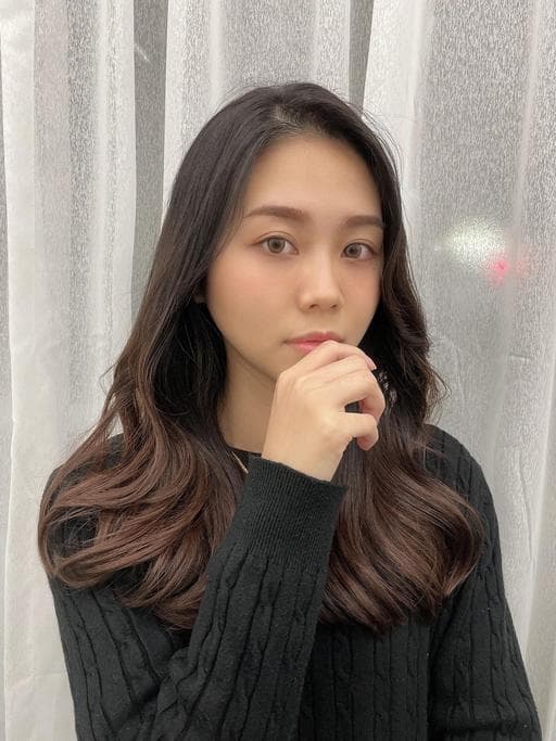 女生長髮、細軟髮、長瀏海