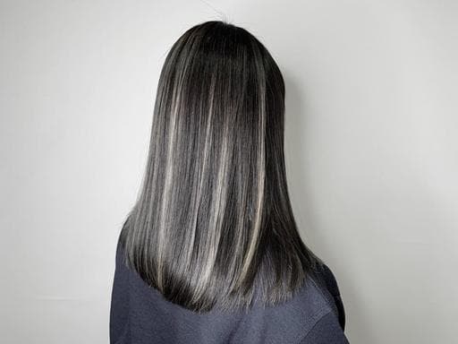 女生中長髮、燙直、女生染燙