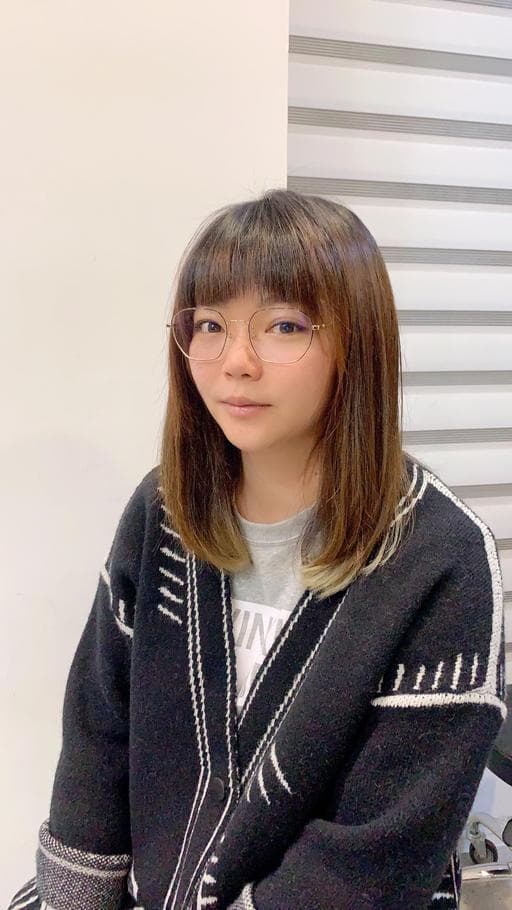 女生中長髮、燙直、女生染燙