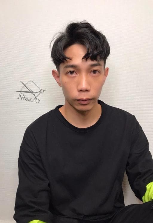 男生短髮、長臉、油性頭皮