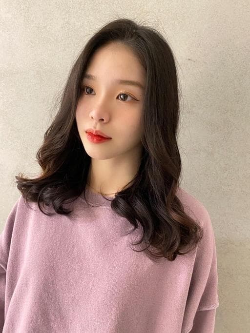 女生中長髮、溫塑燙、三角臉