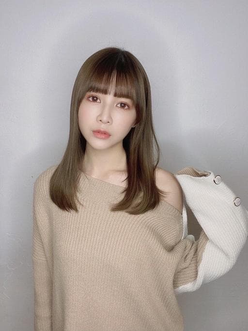 女生染髮、冷色調、霧面質感