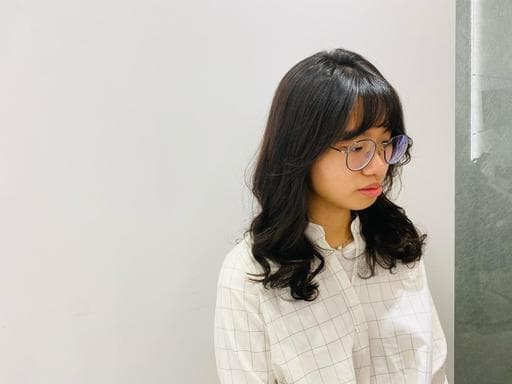 女生長髮、短瀏海、韓系魚尾燙