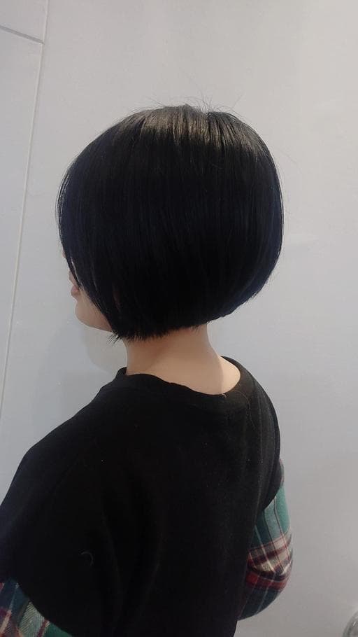 女生短髮、長瀏海、漂色