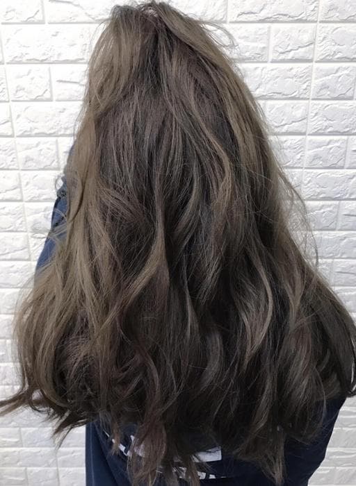 女生長髮
