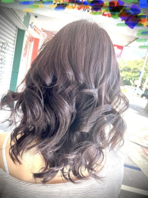 女生長髮、棕色系、霧面質感