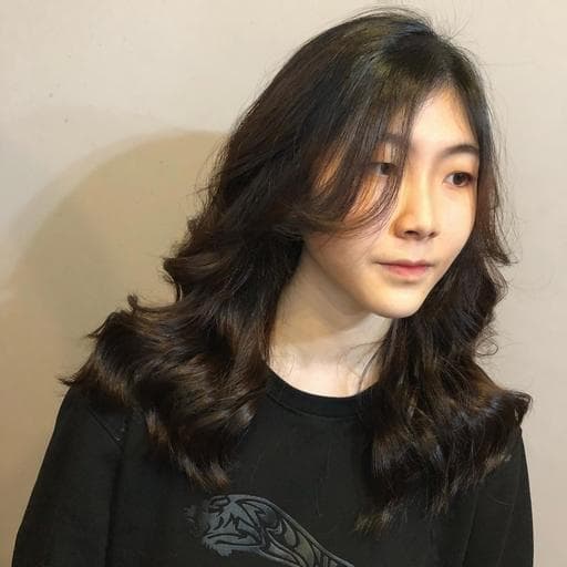 女生中長髮、女生燙髮、長瀏海
