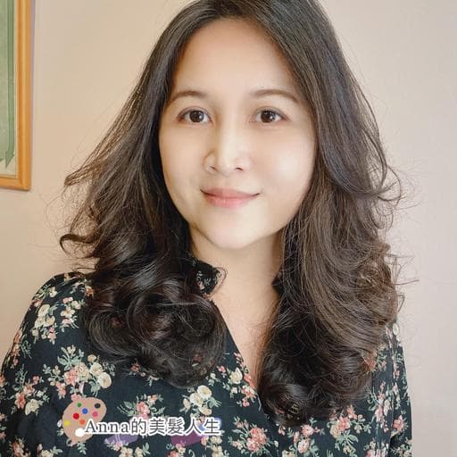 女生燙髮、方臉、氣質