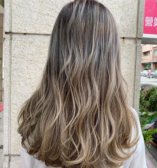 蜂蜜奶茶色、圓臉、長瀏海