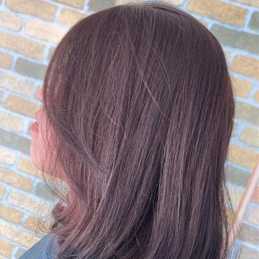 女生染燙、耳圈染、長瀏海