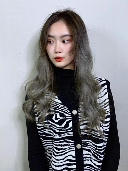 杏仁灰色、歐美手刷挑染、女生長髮