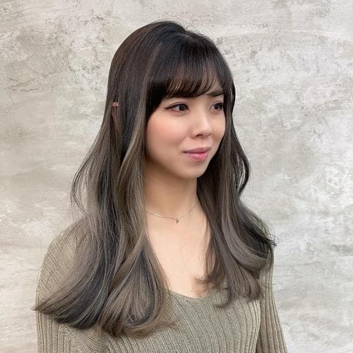 女生長髮、圓臉、油性頭皮