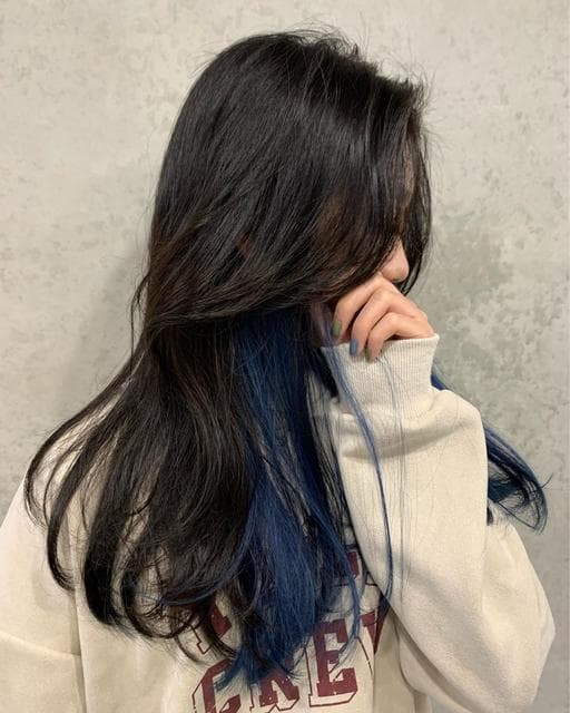 女生染髮、電棒造型、三角臉