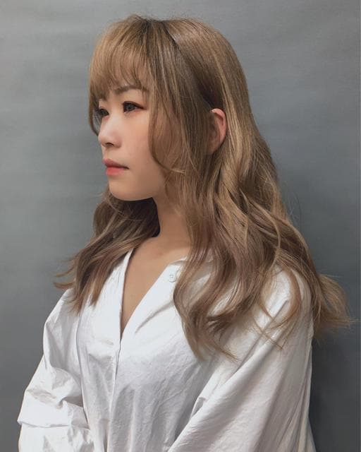 女生長髮、短瀏海、受損髮