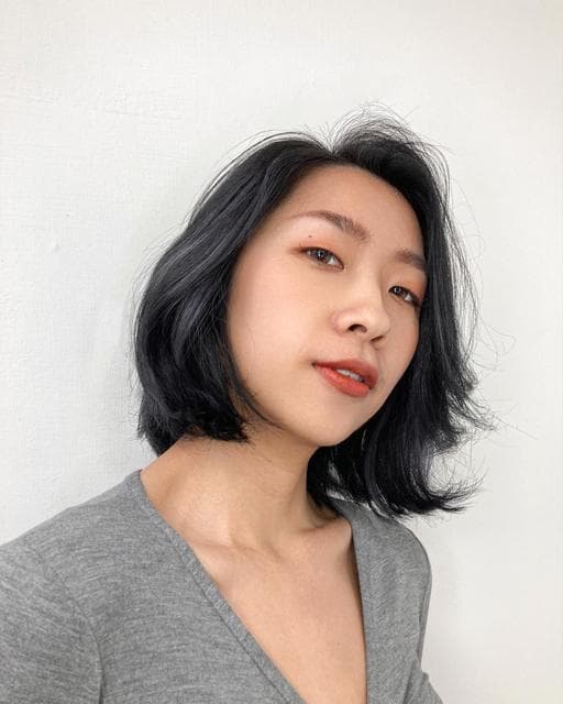 女生中長髮、特殊色、長瀏海