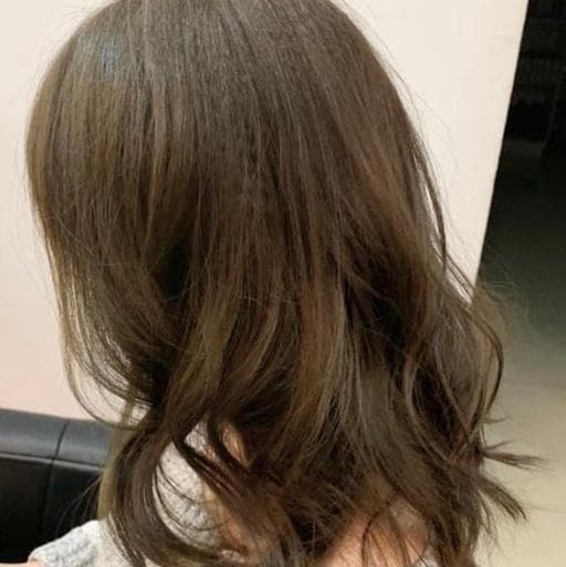 女生中長髮、電棒造型、不用漂髮