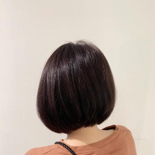 女生中長髮、短瀏海、油性頭皮