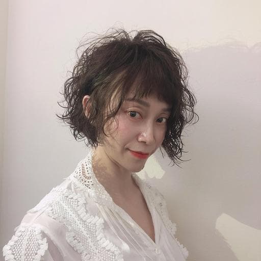 女生中長髮、女生染燙、漂色