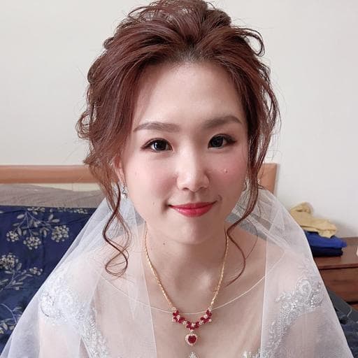 女生長髮、女生染髮、短瀏海
