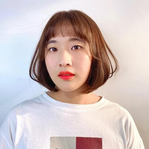 女生中長髮、三角臉、中性頭皮
