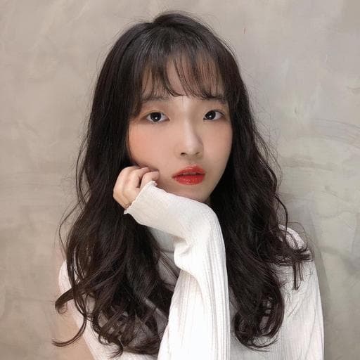 女生中長髮、短瀏海、溫塑燙