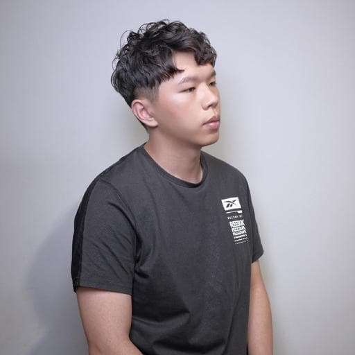男生Undercut、男生短髮、男生卷髮