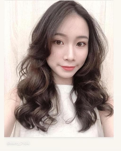 女生中長髮、長瀏海、女生染髮