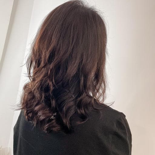女生中長髮、女生染燙、韓系捲度