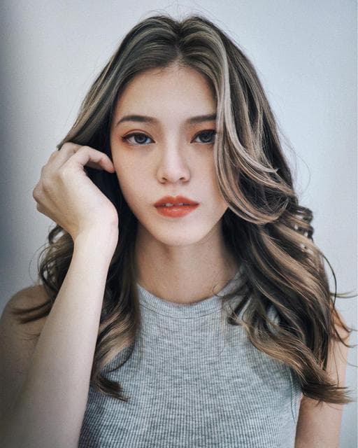 女生長髮、女生染髮、漂色