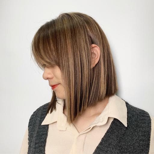 女生中長髮、挑染、漂色