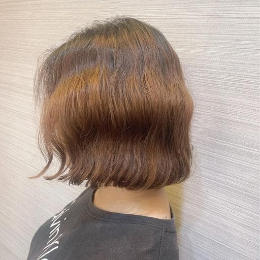 女生短髮、長瀏海、溫塑燙