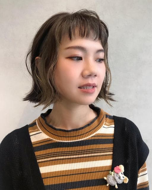 女生中長髮、特殊色、設計染