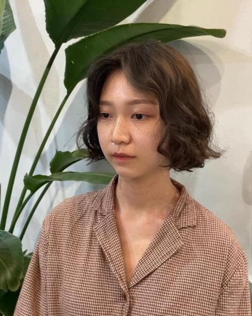 女生短髮、短瀏海、溫塑燙